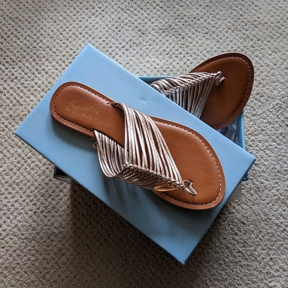 Gold Metallic Genuine Leather Slip On Seychelles Sandals Size 9 US - Picture 2 of 11